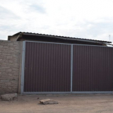 Jak vyrobit bránu z vlnité lepenky s bránou vlastními rukama